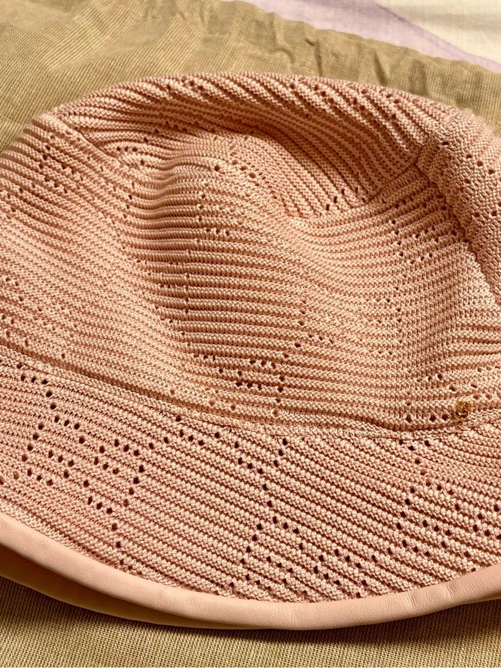 Gucci GG Pink $450 Malibu Crochet Cable Knit Bucket Hat XL NWOT - Picture 10 of 11